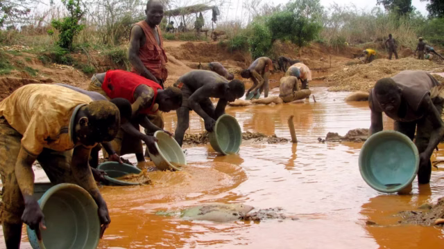 Lavagem-de-minerios-com-agua-reciclada-reduz-poluicao-em-rios.avif