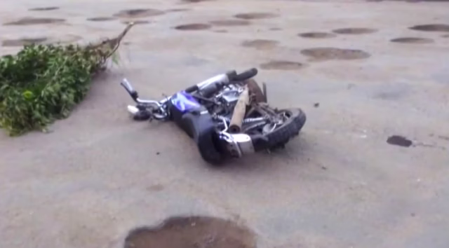 Motociclistas-colidem-em-Lichinga-resultando-em-morte-e-feridos-graves.avif
